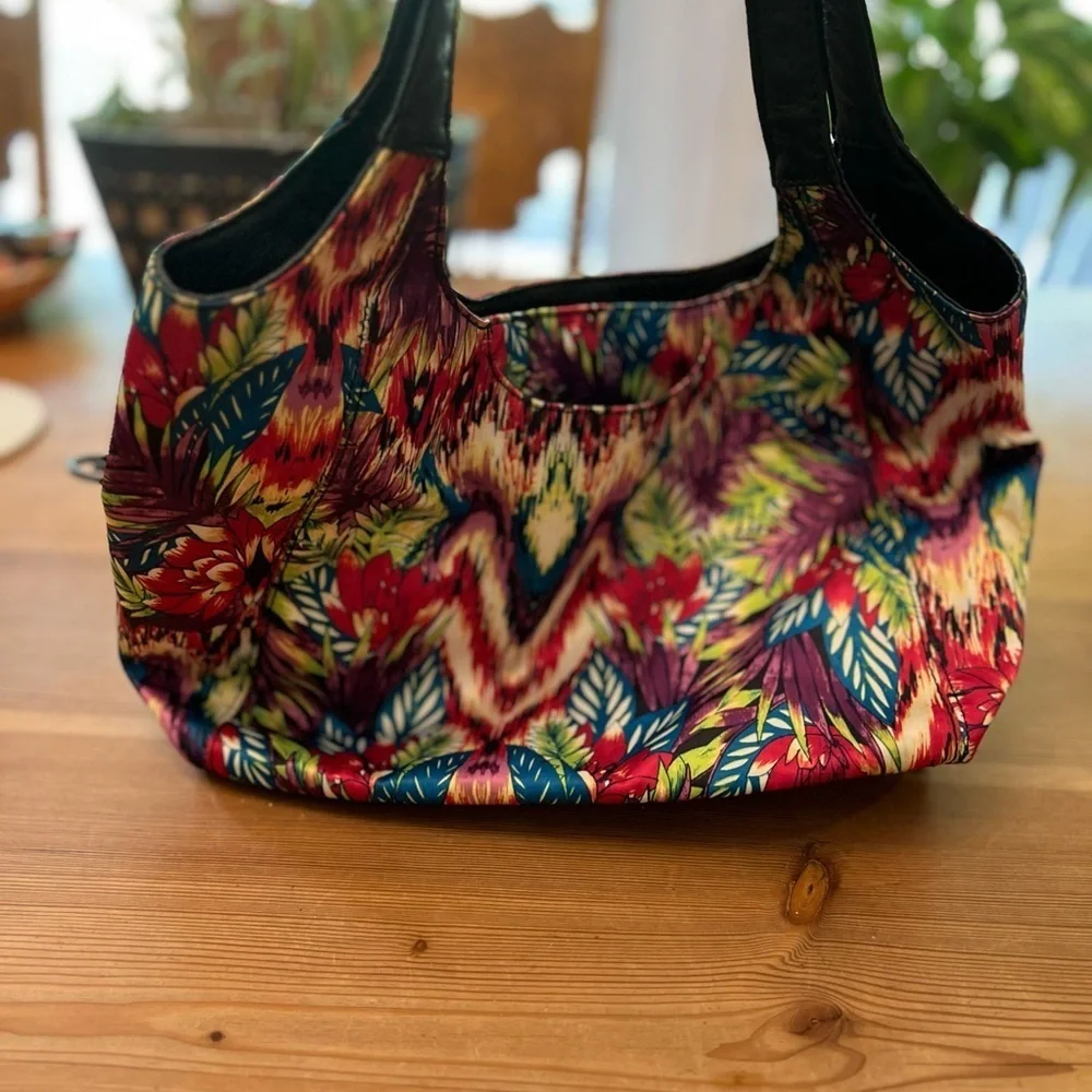 Nicole Miller Vibrant Floral Shoulder Bag - Picture 7 of 10